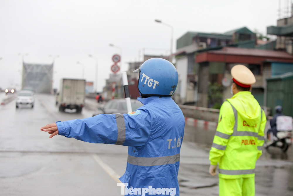 Các chốt giám sát COVID-19 cửa ngõ Thủ đô hoạt động ra sao? ảnh 6
