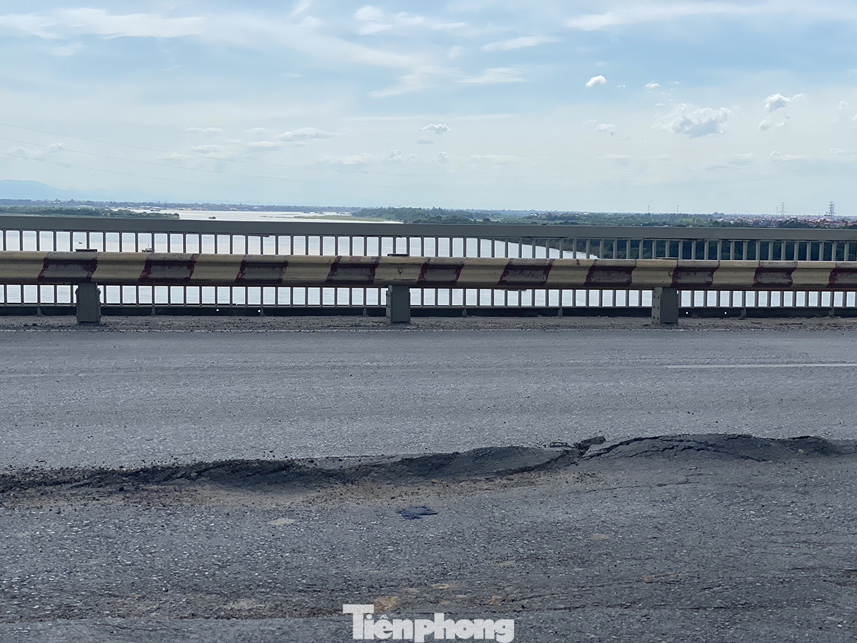 Mặt cầu Thăng Long ra sao trước ngày 'đóng cửa' đại tu lần 3? ảnh 12