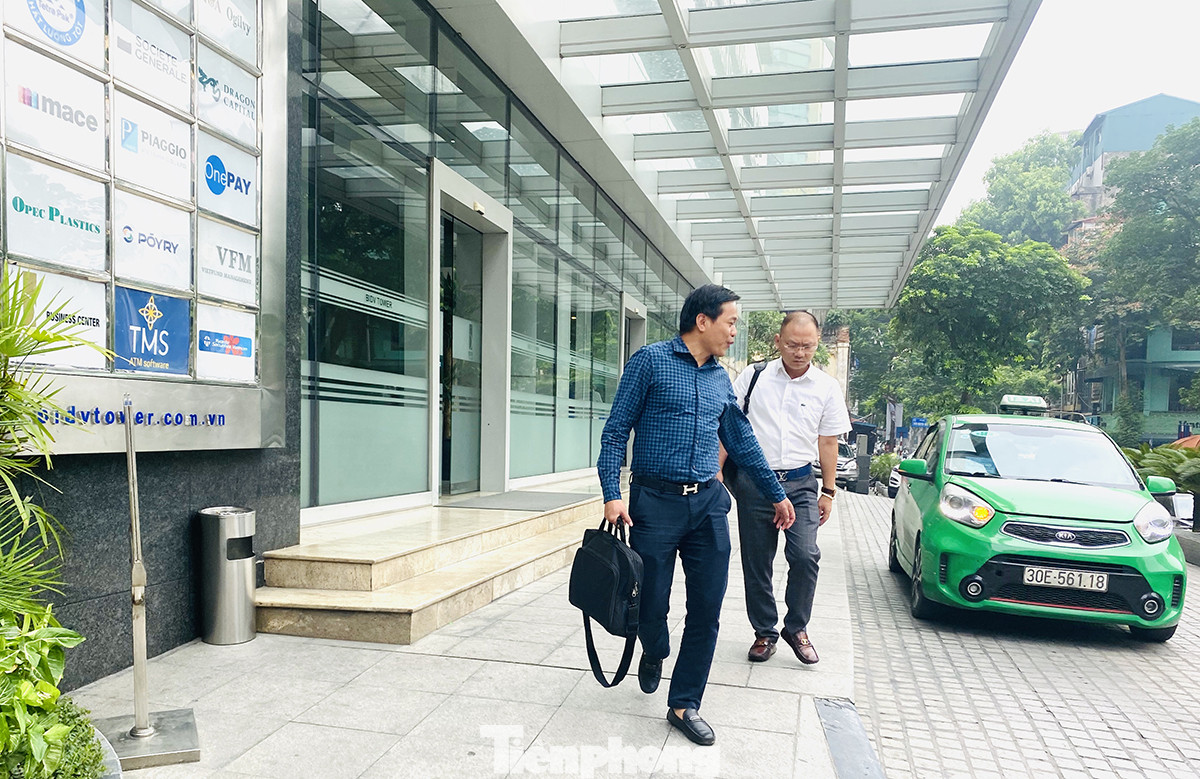 Công sở Hà Nội kích hoạt trở lại biện pháp phòng, chống dịch COVID-19 ảnh 14