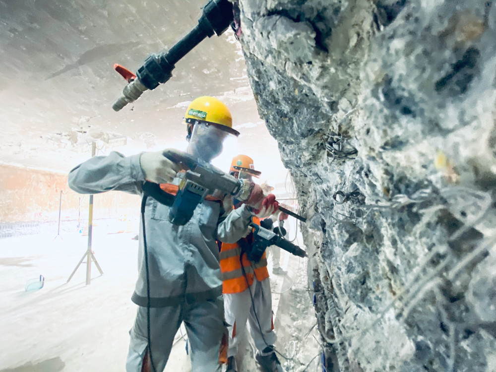 Nửa đêm xuống ga ngầm đường sắt đô thị ảnh 2 Nửa đêm xuống ga ngầm đường sắt đô thị ảnh 2