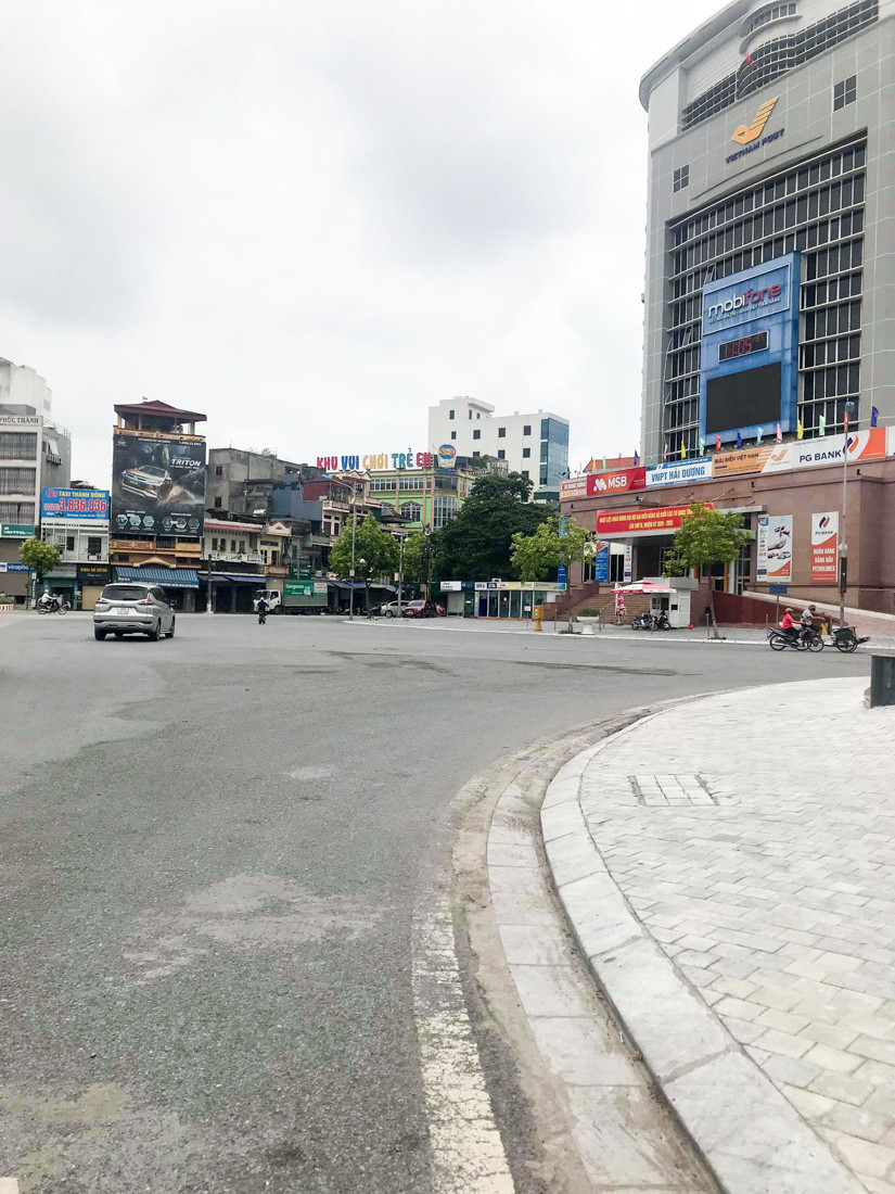 Thành phố Hải Dương vắng lặng ngày đầu giãn cách toàn xã hội ảnh 5
