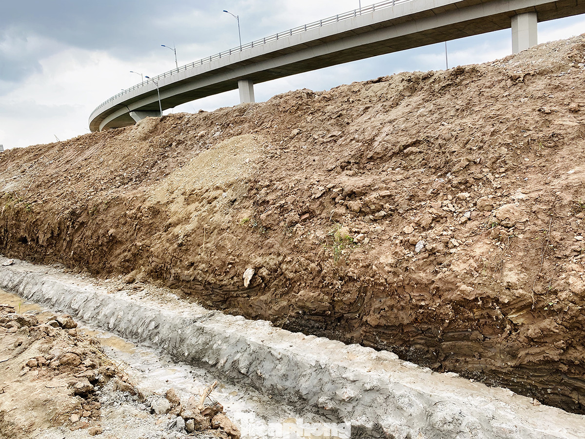 Toàn cảnh đại công trường 402 tỷ đồng nối vành đai 3 với cao tốc Hà Nội - Hải Phòng ảnh 12