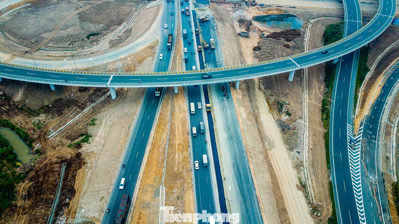 Nhìn gần nút giao 400 tỷ đồng sắp hoàn thiện ở Hà Nội ảnh 3