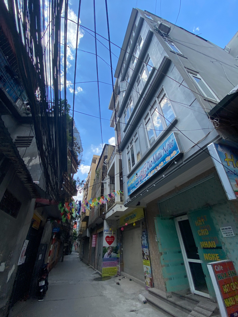 Ngột ngạt các khu chung cư mini ở ngõ nhỏ Hà Nội giữa cái nắng 'đổ lửa' ảnh 5