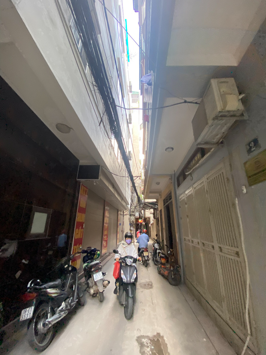 Ngột ngạt các khu chung cư mini ở ngõ nhỏ Hà Nội giữa cái nắng 'đổ lửa' ảnh 6