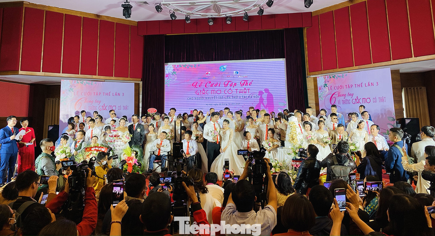 Xúc động lễ cưới tập thể 'Giấc mơ có thật' ảnh 2