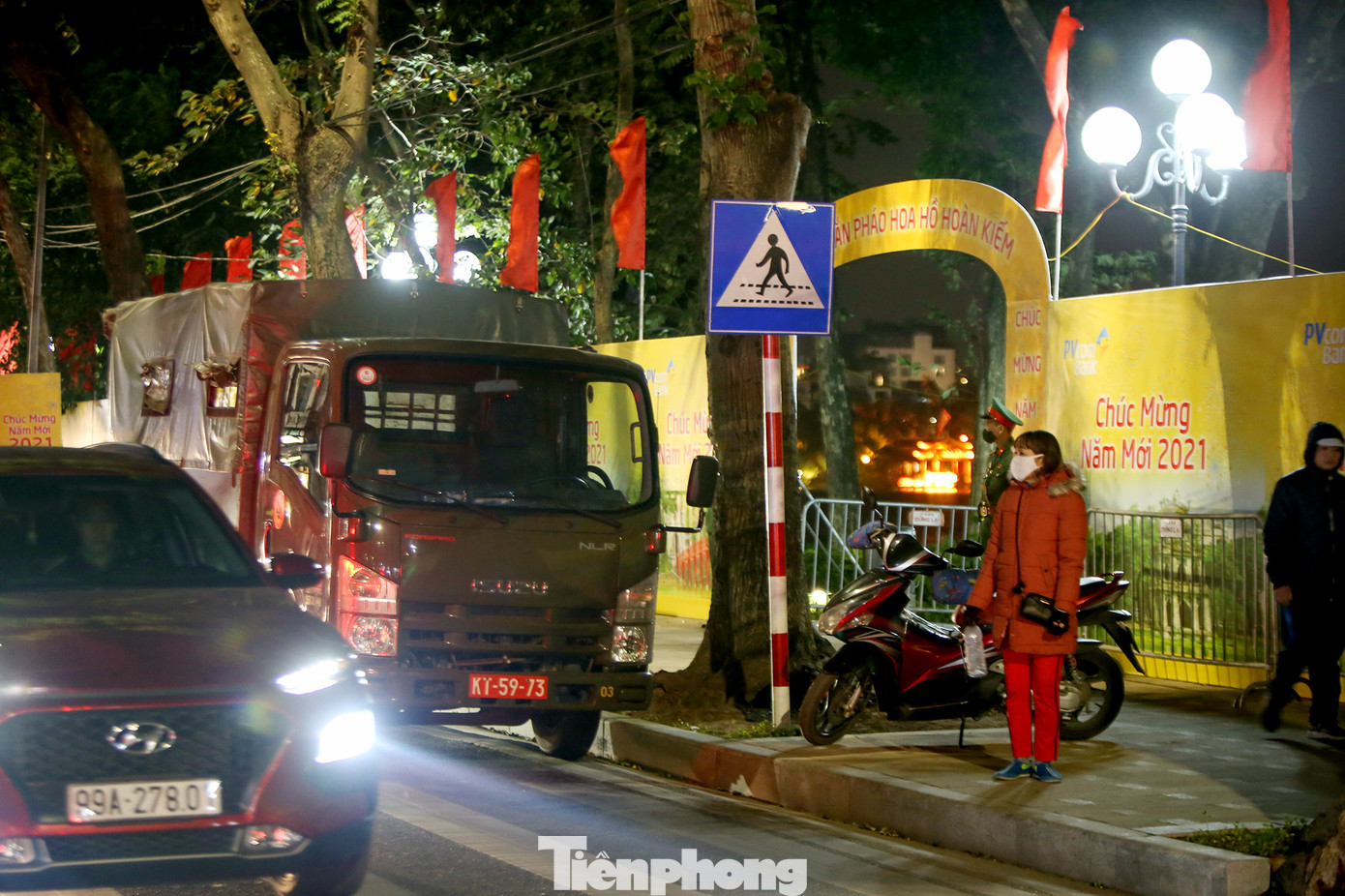 Nhìn gần trận địa pháo hoa cho đêm giao thừa Hà Nội ảnh 8