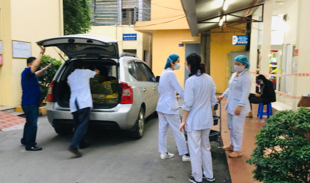 Những tấm lòng thiện nguyện sưởi ấm tình người mùa dịch COVID-19 ảnh 5
