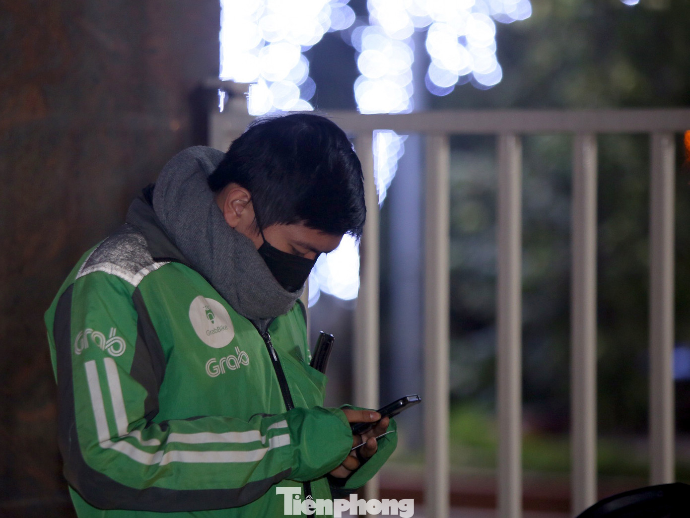 Lái xe công nghệ Hà Nội xoay xở mưu sinh trong thuế phí và giá lạnh ảnh 10