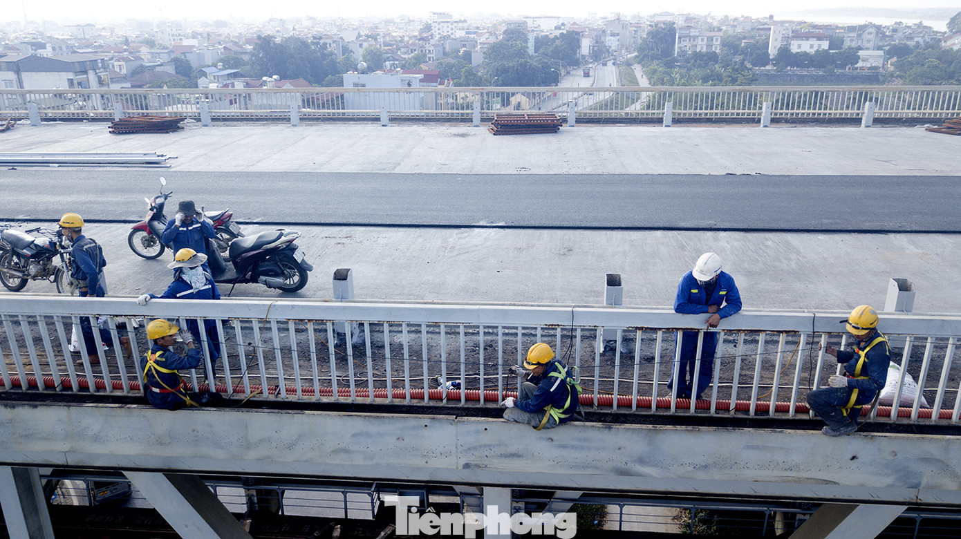 Mặt cầu Thăng Long đang được sửa ra sao? ảnh 4