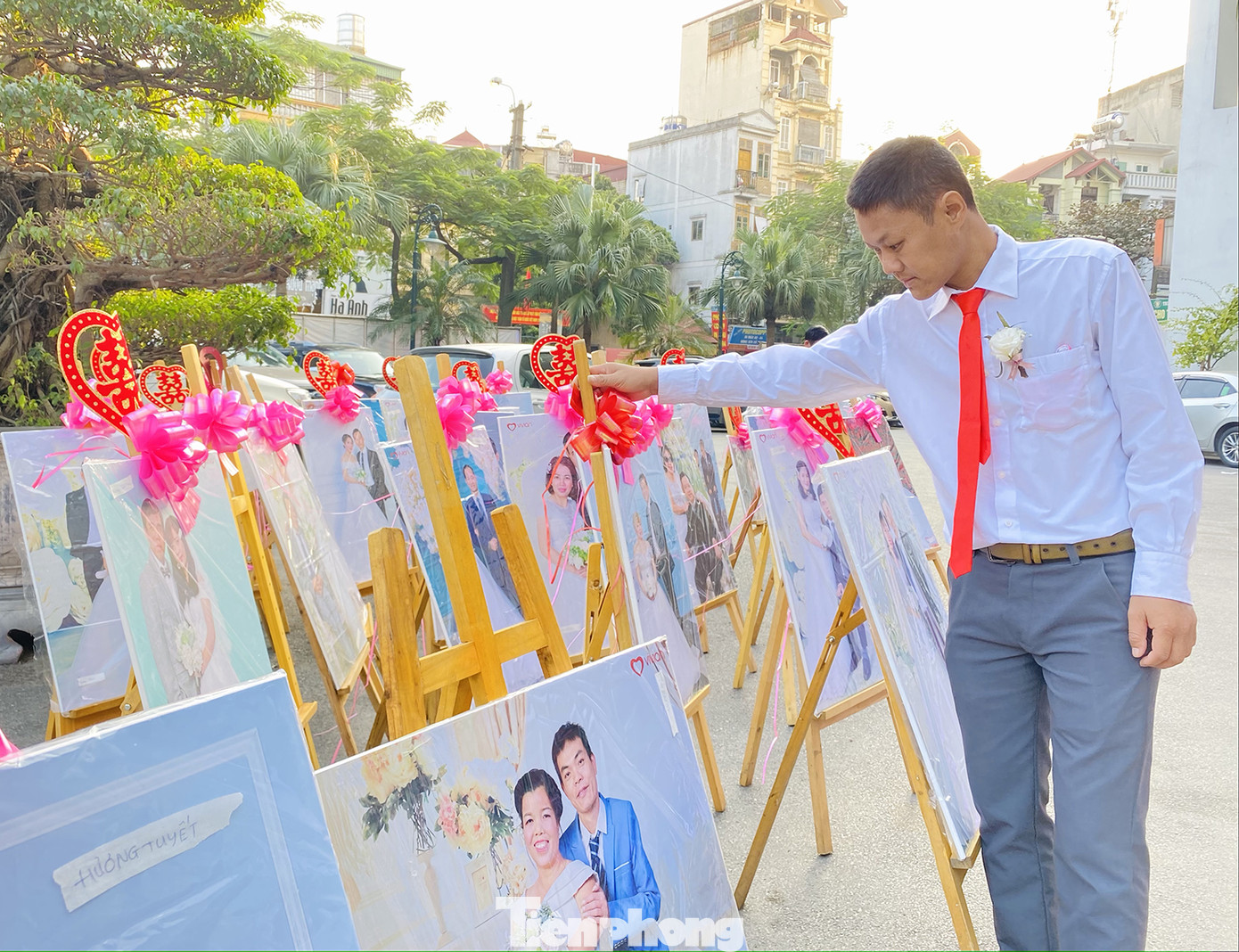 Xúc động lễ cưới tập thể 'Giấc mơ có thật' ảnh 12