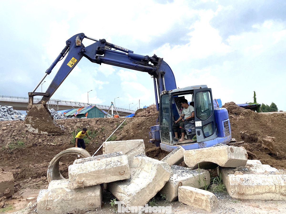 Toàn cảnh đại công trường 402 tỷ đồng nối vành đai 3 với cao tốc Hà Nội - Hải Phòng ảnh 8