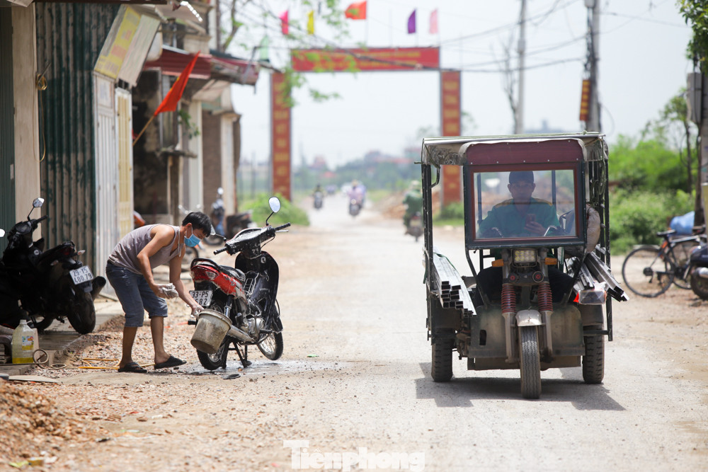 Sau phong tỏa, người dân thôn Đông Cứu trở lại nhịp sống bình thường thế nào? ảnh 12