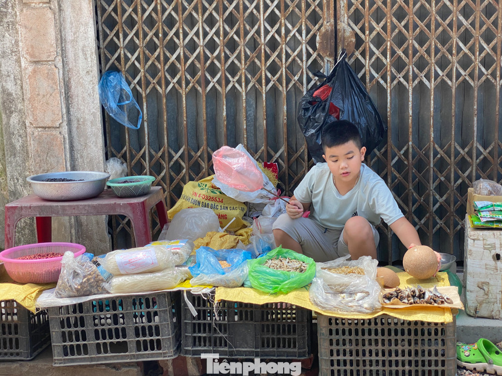 Sau phong tỏa, người dân thôn Đông Cứu trở lại nhịp sống bình thường thế nào? ảnh 9