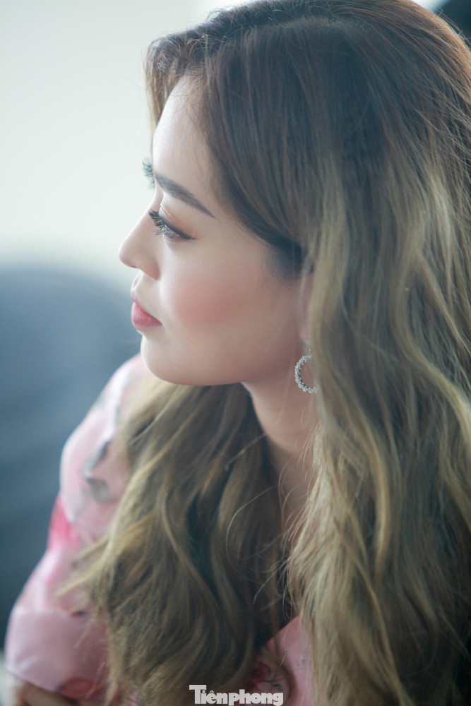 Á hậu Bùi Phương Nga rạng ngời tại buổi ra mắt chuyên trang Sinh viên Việt Nam ảnh 15