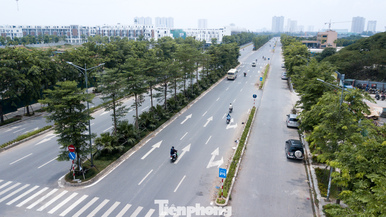 Đại lộ 'nghìn tỷ' ở Hà Nội vừa làm xong đã bị rác thải bủa vây ảnh 3