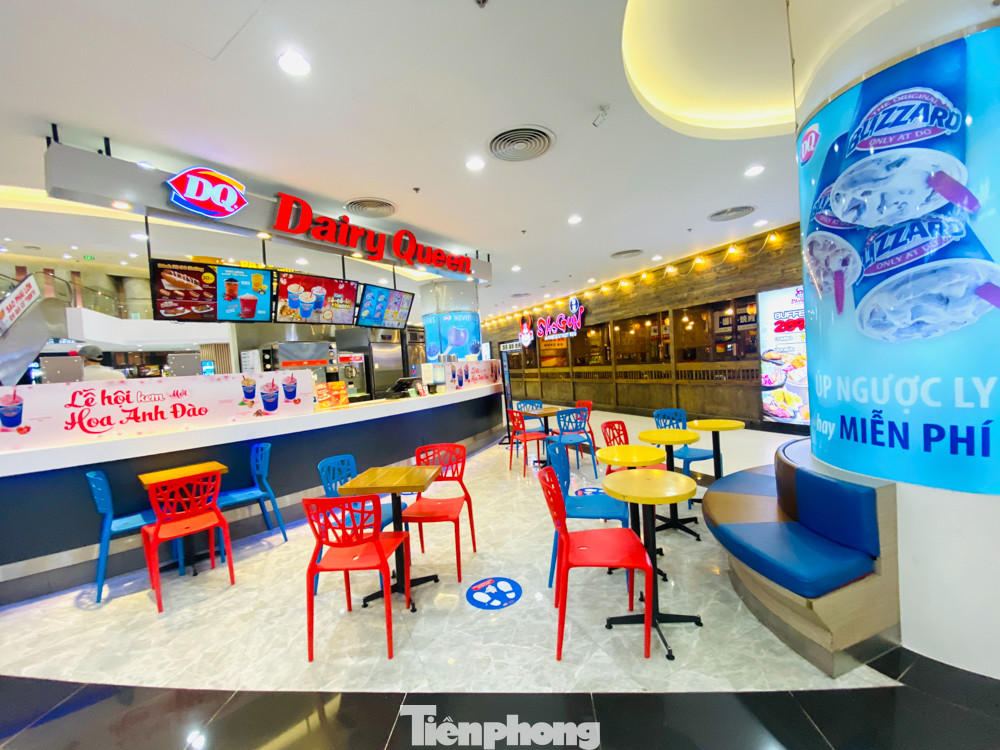 Trung tâm thương mại ở Hà Nội vẫn đìu hiu sau giãn cách xã hội ảnh 5