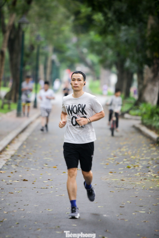 Thấy gì ở Công viên Thống Nhất sau 1 tháng đóng cửa phòng COVID-19 ảnh 7