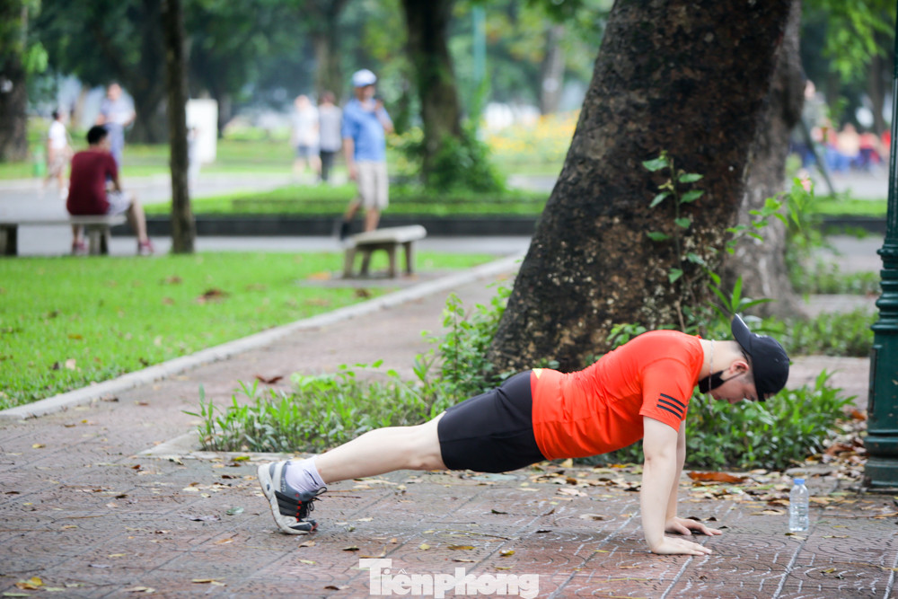 Thấy gì ở Công viên Thống Nhất sau 1 tháng đóng cửa phòng COVID-19 ảnh 5