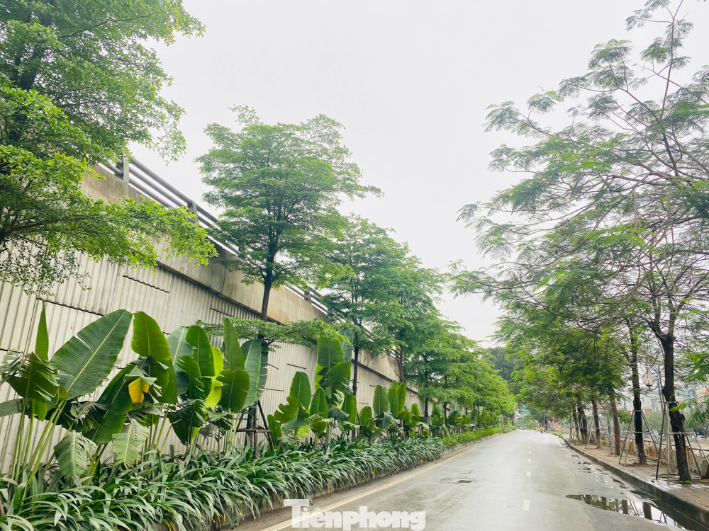 Hà Nội vắng lặng trong ngày đầu xử phạt các trường hợp vi phạm hạn chế ra ngoài ảnh 2