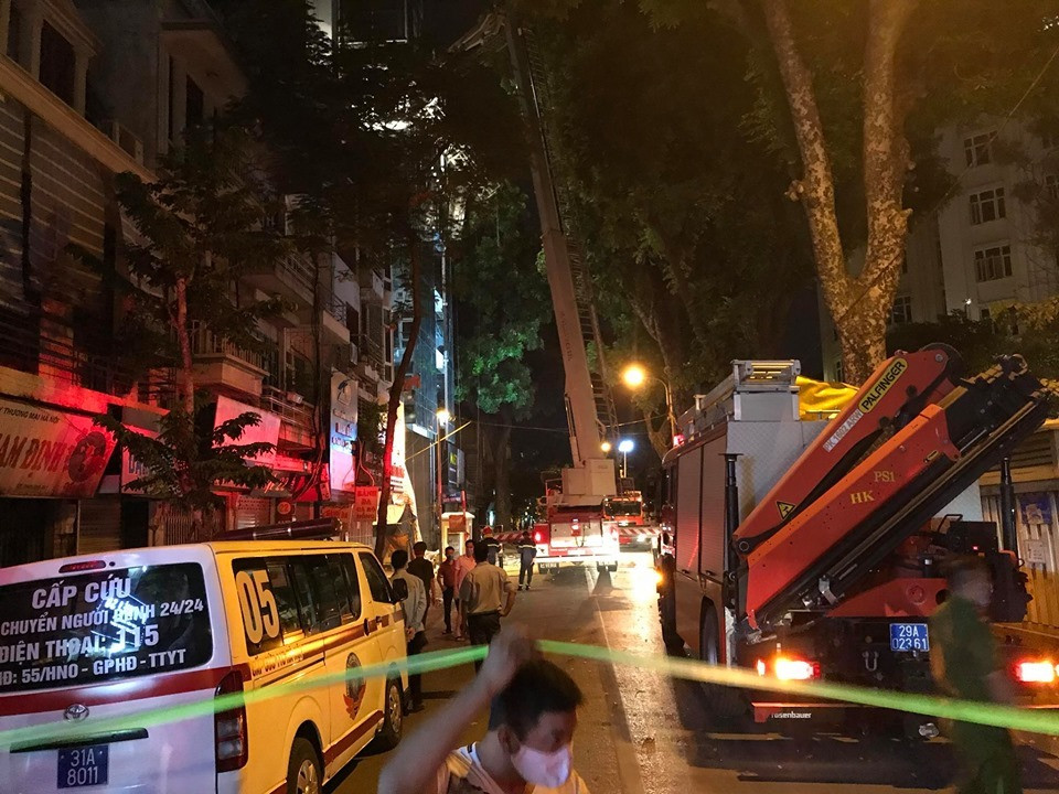 Sập giàn giáo ở Hà Nội, 3 người tử vong tại chỗ ảnh 5