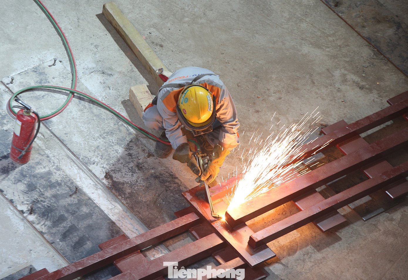 Cận cảnh lắp ráp robot đào hầm 'khủng' nặng 850 tấn thi công Metro Nhổn - ga Hà Nội ảnh 4