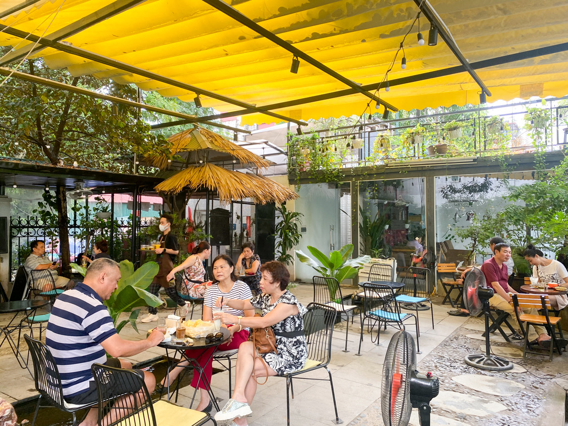 Hàng quán Hà Nội khởi động lại 'lá chắn' phòng chống dịch COVID-19 ảnh 14