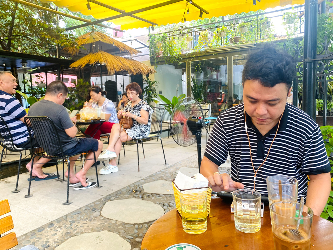 Hàng quán Hà Nội khởi động lại 'lá chắn' phòng chống dịch COVID-19 ảnh 13