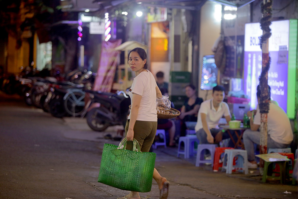 Sau giãn cách, phố Tây Tạ Hiện vẫn đìu hiu ảnh 2