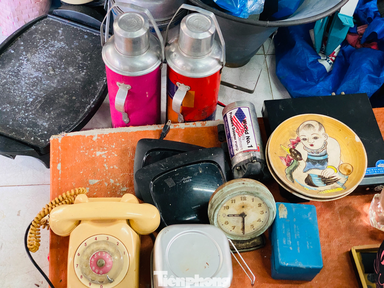 Lạ lùng chợ phiên đồ cũ của những người ưa hoài niệm ảnh 10