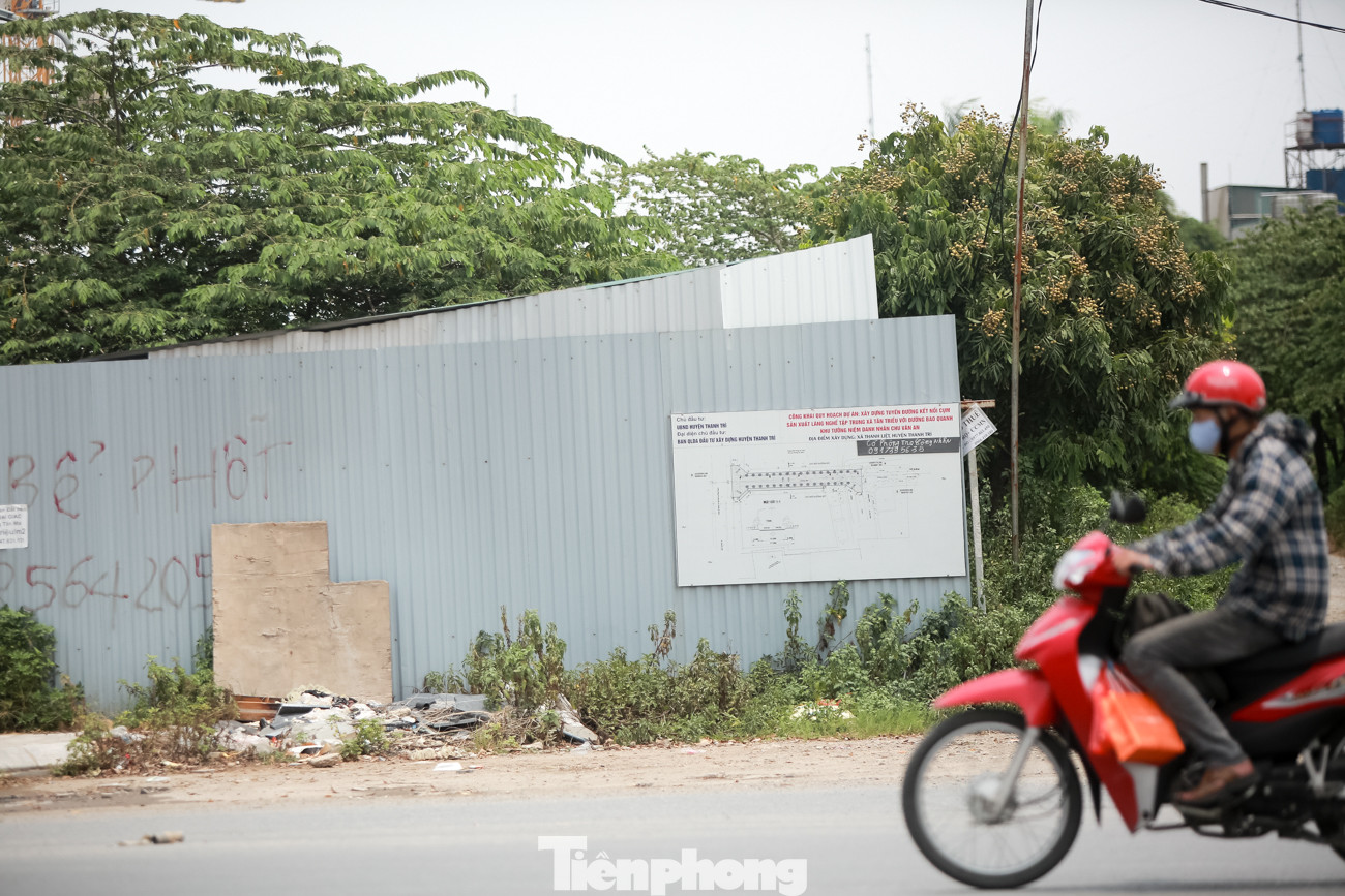 Đại lộ 'nghìn tỷ' ở Hà Nội vừa làm xong đã bị rác thải bủa vây ảnh 12