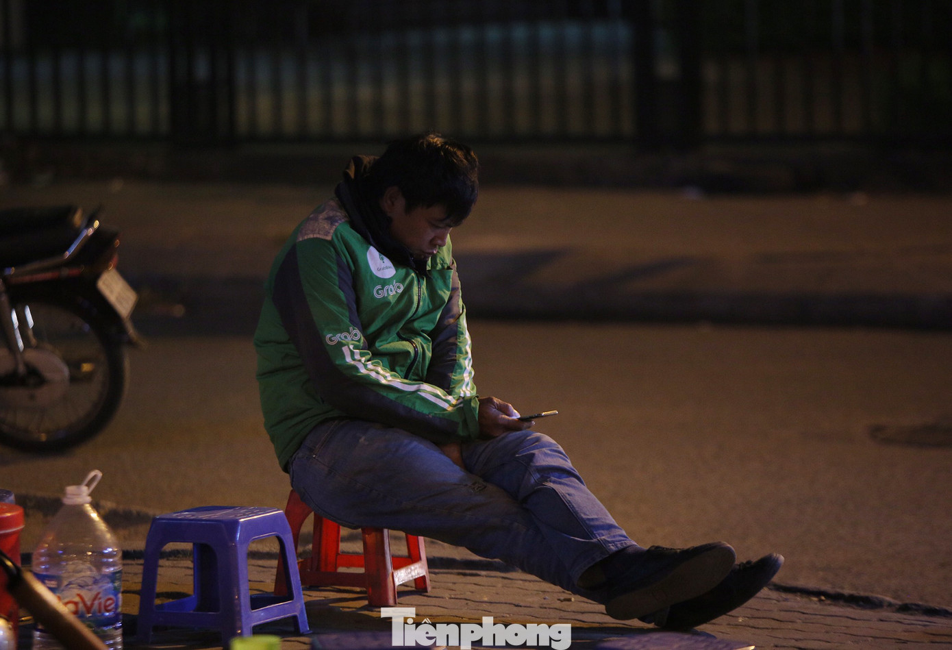 Lái xe công nghệ Hà Nội xoay xở mưu sinh trong thuế phí và giá lạnh ảnh 13