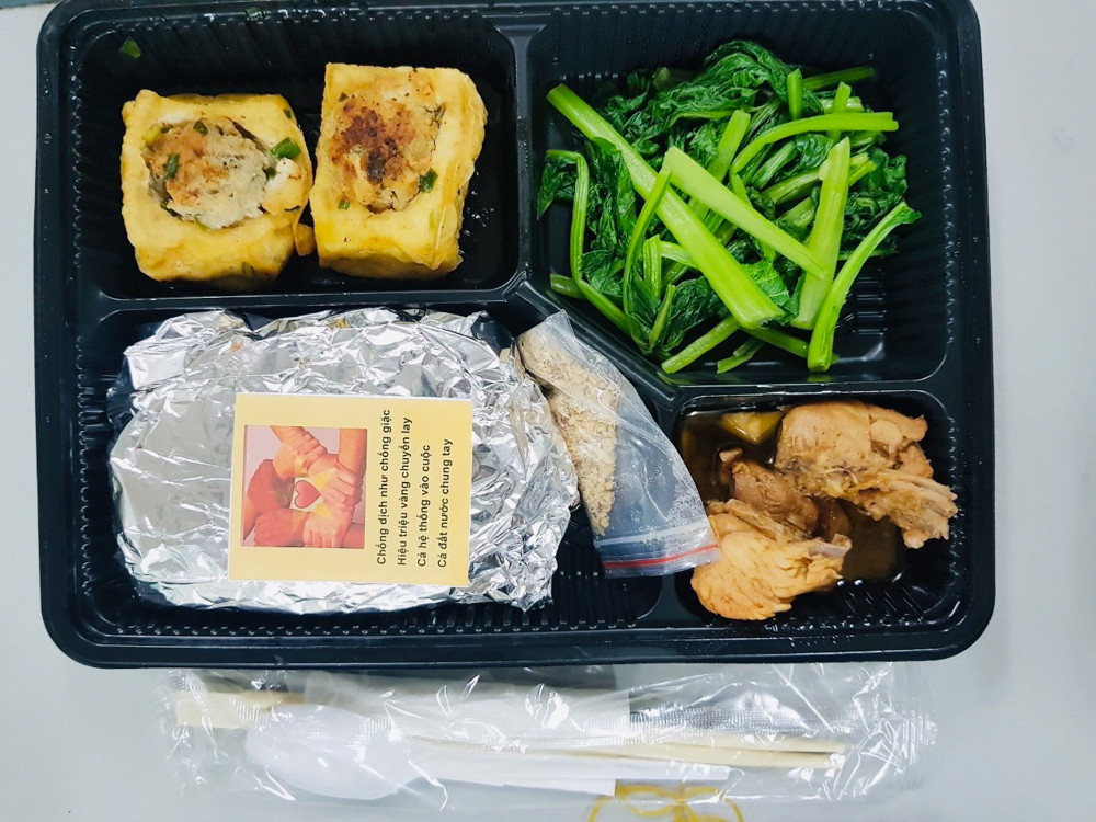 Những tấm lòng thiện nguyện sưởi ấm tình người mùa dịch COVID-19 ảnh 4