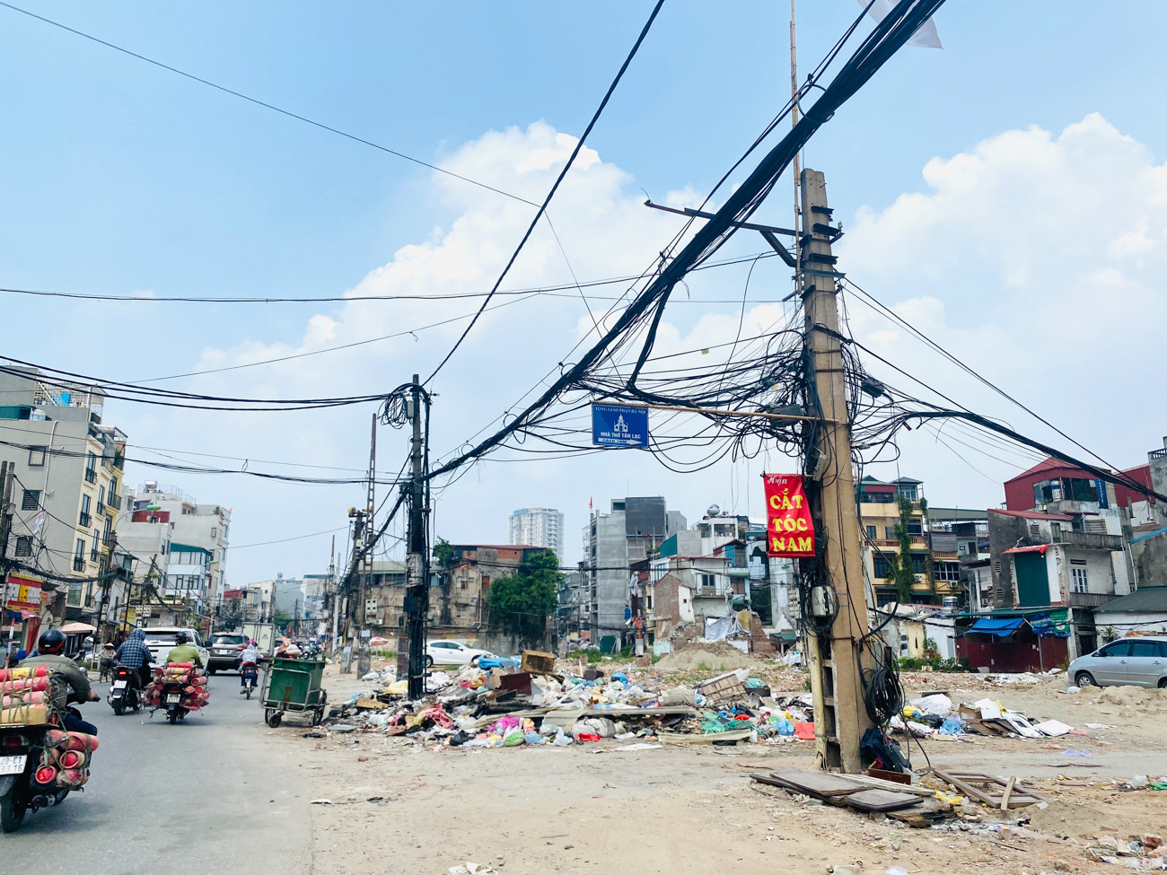 Diện mạo khác lạ của tuyến đường Minh Khai - Đại La sau khi giải phóng mặt bằng ảnh 16