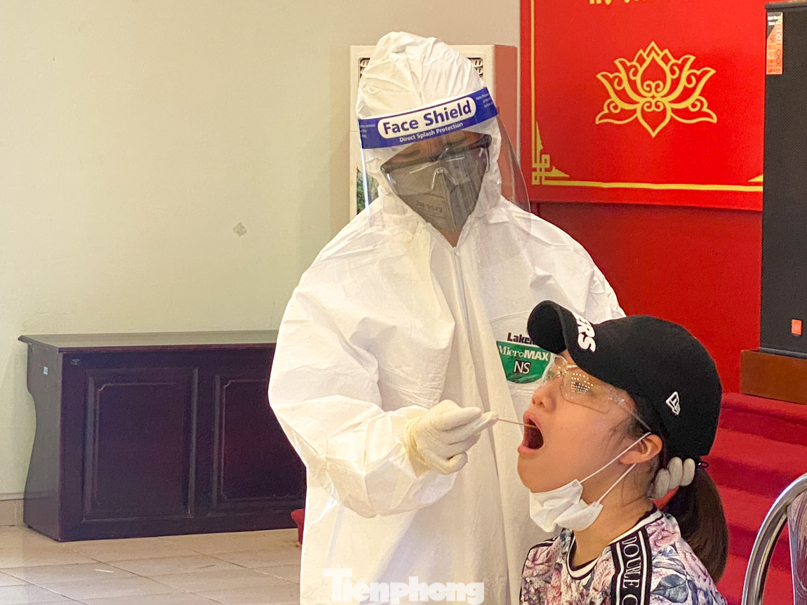 Hà Nội xét nghiệm RT-PCR người về từ Đà Nẵng sau 1 ngày tạm dừng ảnh 14