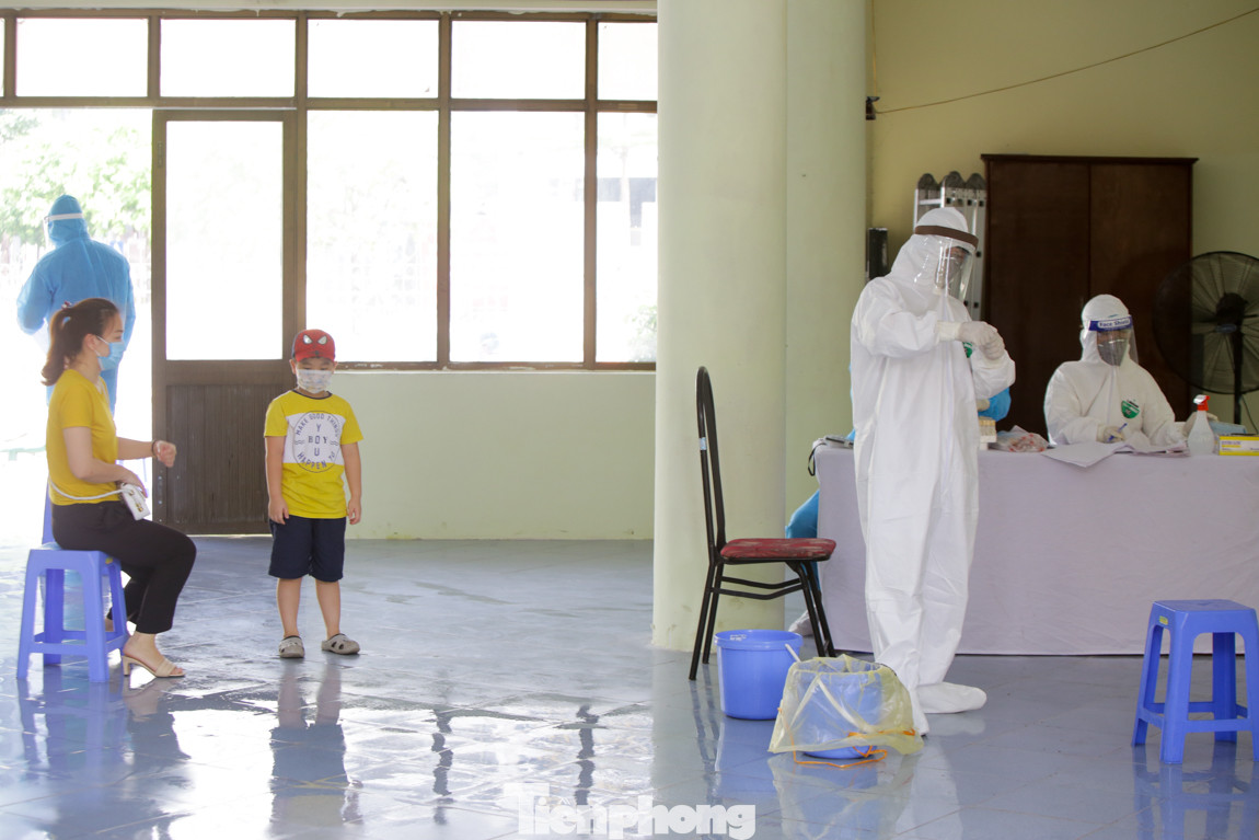Hà Nội xét nghiệm RT-PCR người về từ Đà Nẵng sau 1 ngày tạm dừng ảnh 4