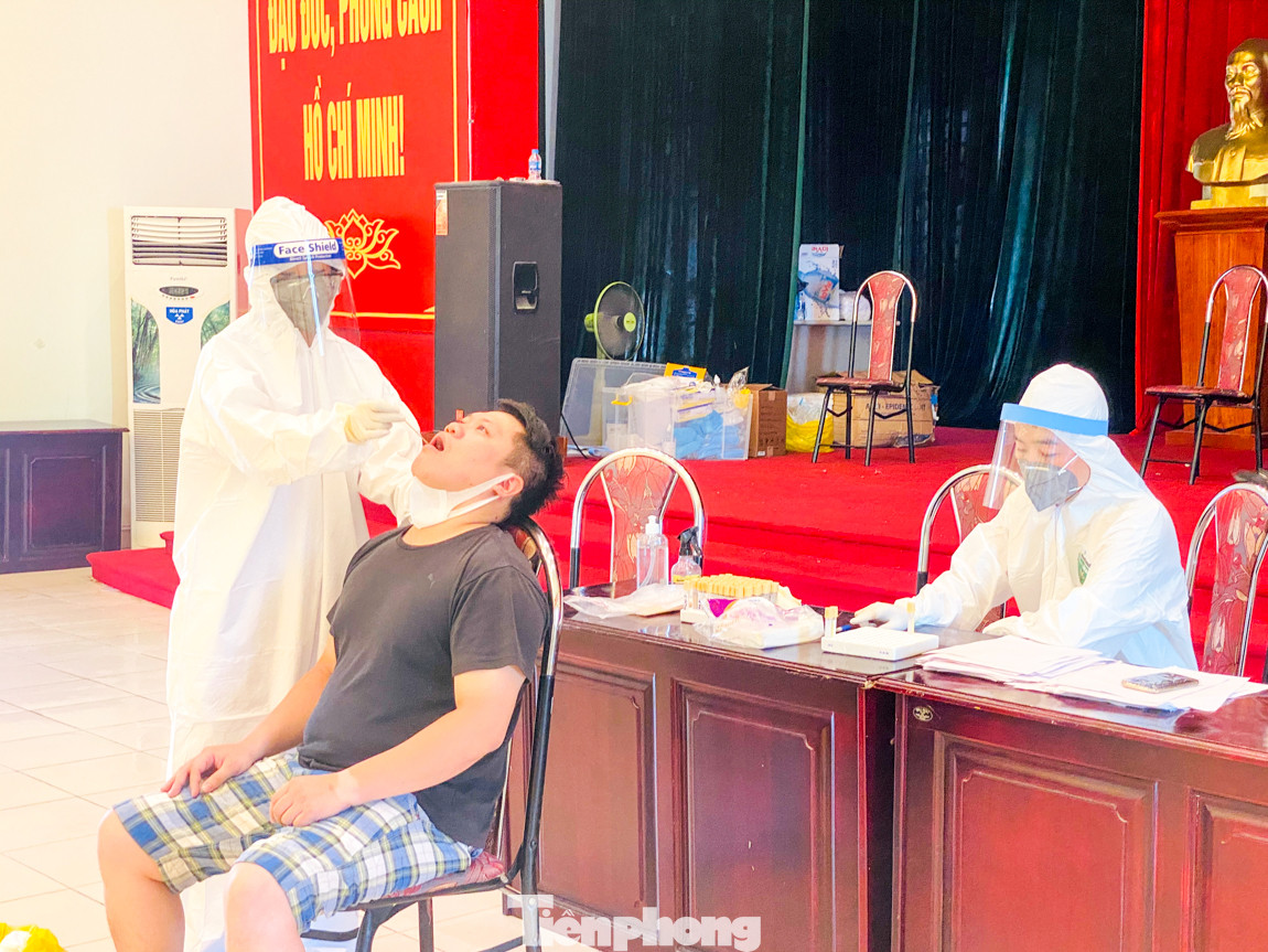 Hà Nội xét nghiệm RT-PCR người về từ Đà Nẵng sau 1 ngày tạm dừng ảnh 12