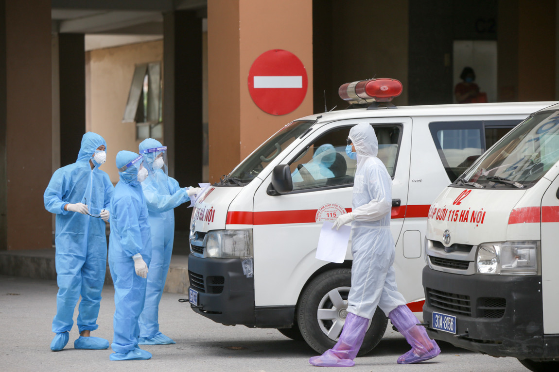 Hà Nội phong toả chung cư hơn 1.000 dân liên quan ca mắc COVID-19 ảnh 14