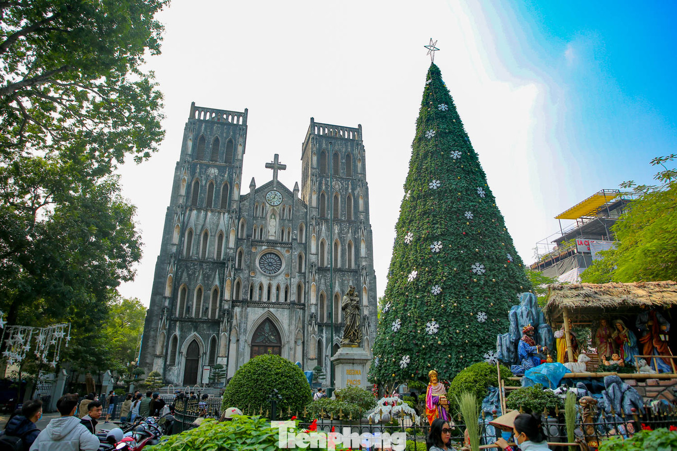 Ngắm Hà Nội lung linh sắc màu tuyệt đẹp đón Noel ảnh 9