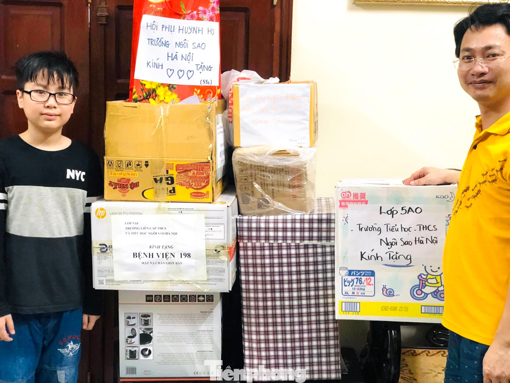 Các em học sinh tự làm mũ chống giọt bắn gửi các y bác sỹ chống dịch ảnh 11