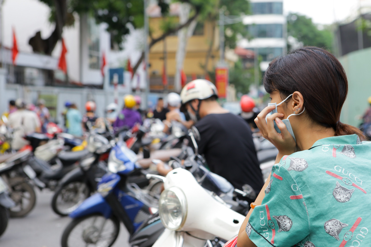 Hà Nội tái diễn tình trạng ùn tắc đường vì phụ huynh đưa đón con ảnh 2