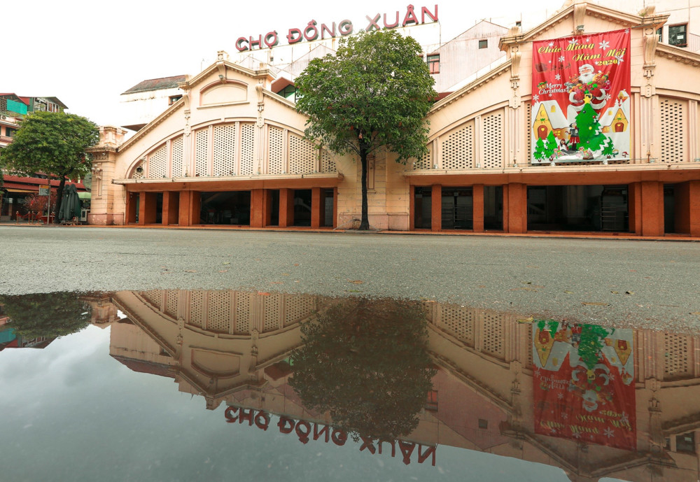 Hà Nội tĩnh mịch mùa COVID-19 qua gương soi bóng nước ảnh 4