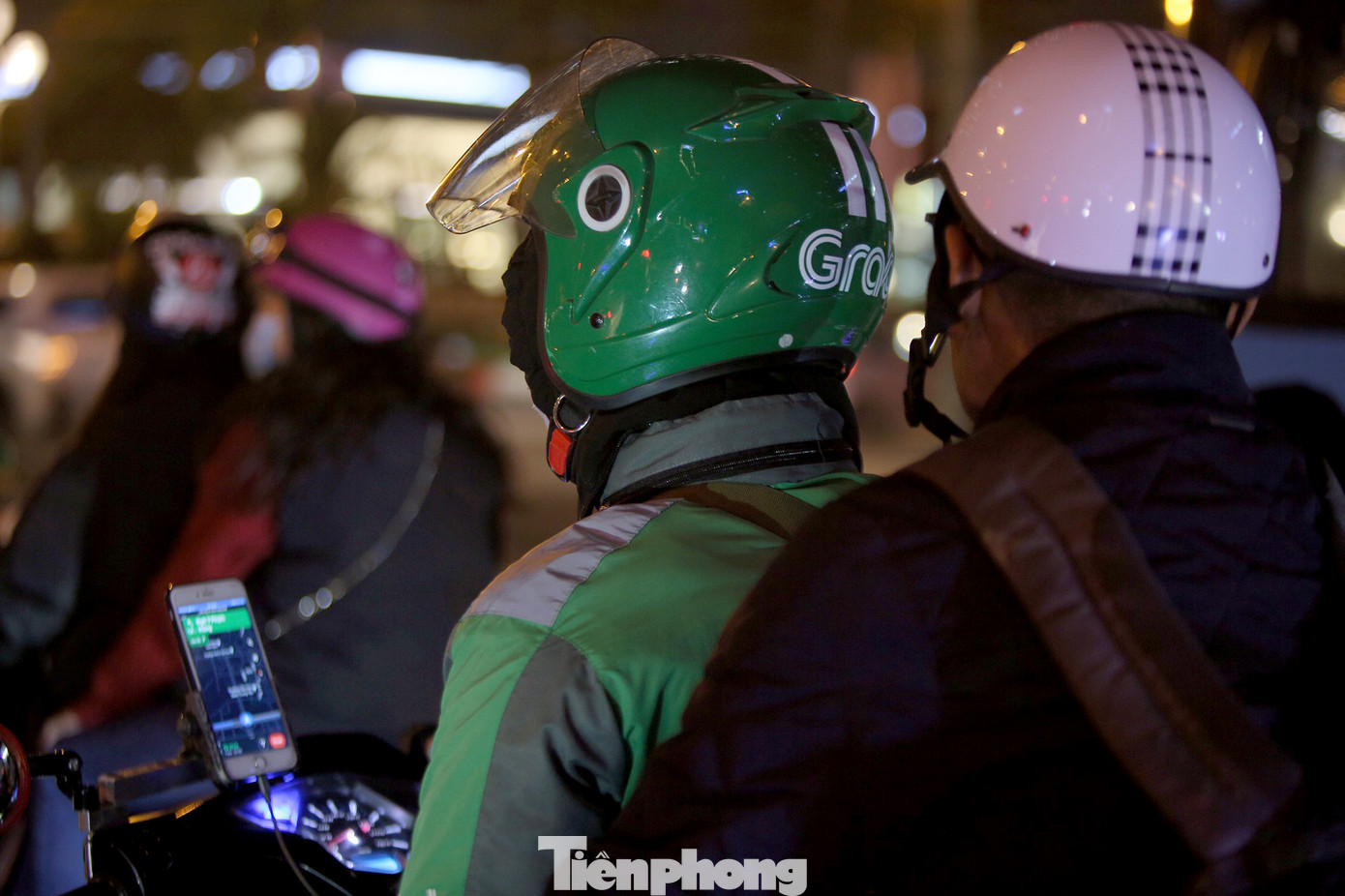 Lái xe công nghệ Hà Nội xoay xở mưu sinh trong thuế phí và giá lạnh ảnh 6