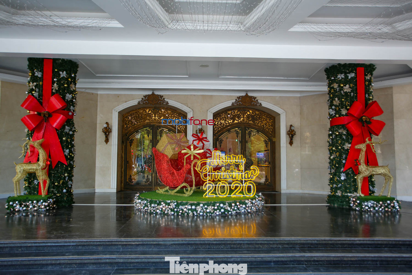 Mùa Giáng sinh về trên đường phố Hà Nội ảnh 14