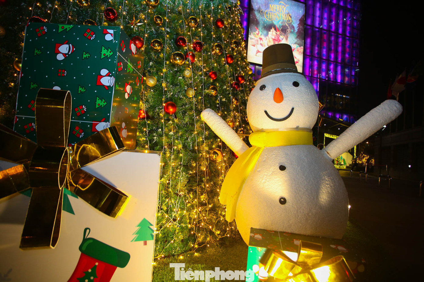 Mùa Giáng sinh về trên đường phố Hà Nội ảnh 3