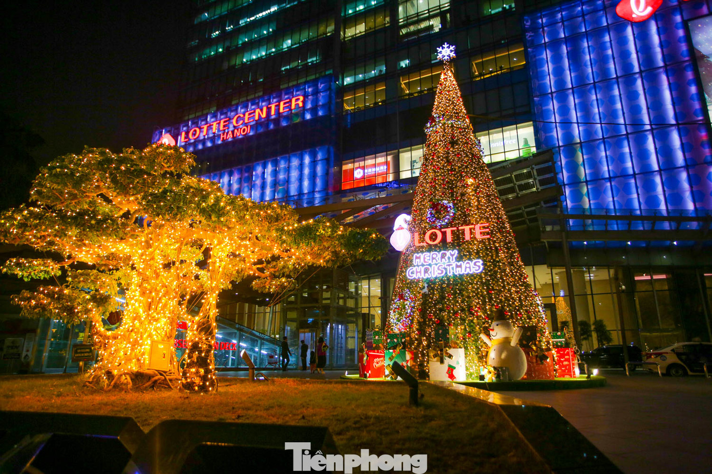 Mùa Giáng sinh về trên đường phố Hà Nội ảnh 1
