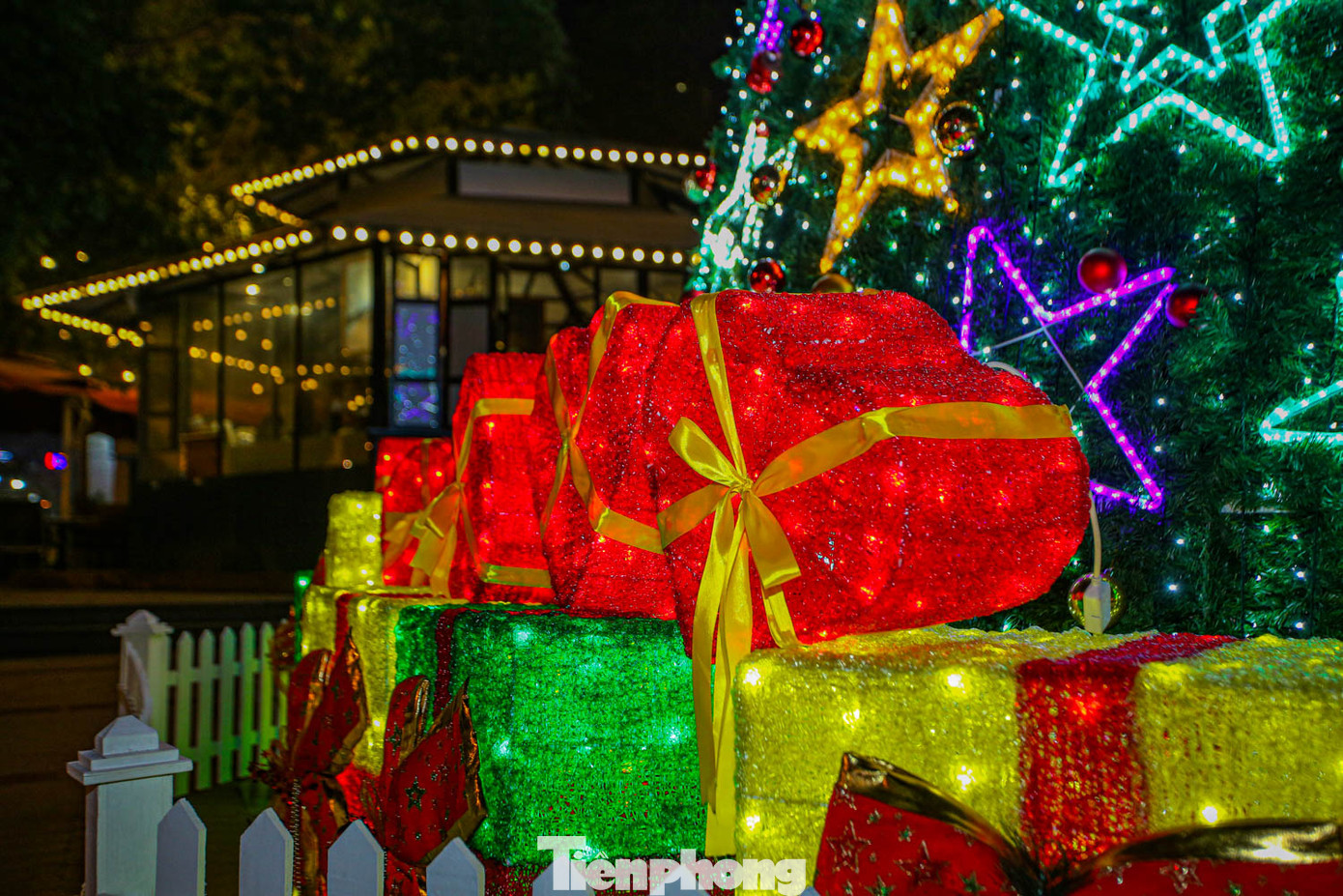 Mùa Giáng sinh về trên đường phố Hà Nội ảnh 5