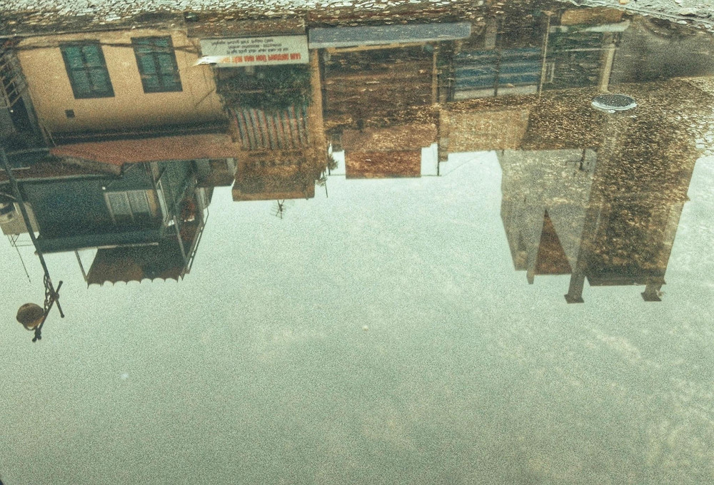 Hà Nội tĩnh mịch mùa COVID-19 qua gương soi bóng nước ảnh 5