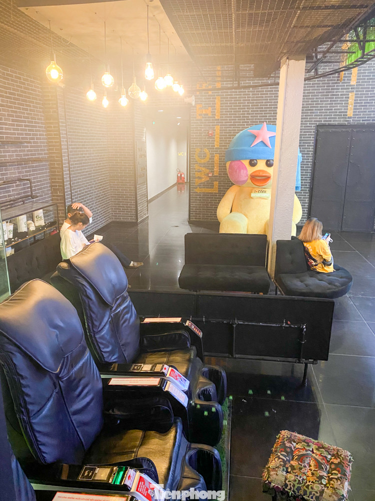 Đua nhau tung khuyến mãi, các rạp phim vẫn đìu hiu hậu giãn cách ảnh 12