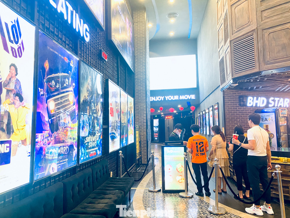 Đua nhau tung khuyến mãi, các rạp phim vẫn đìu hiu hậu giãn cách ảnh 14